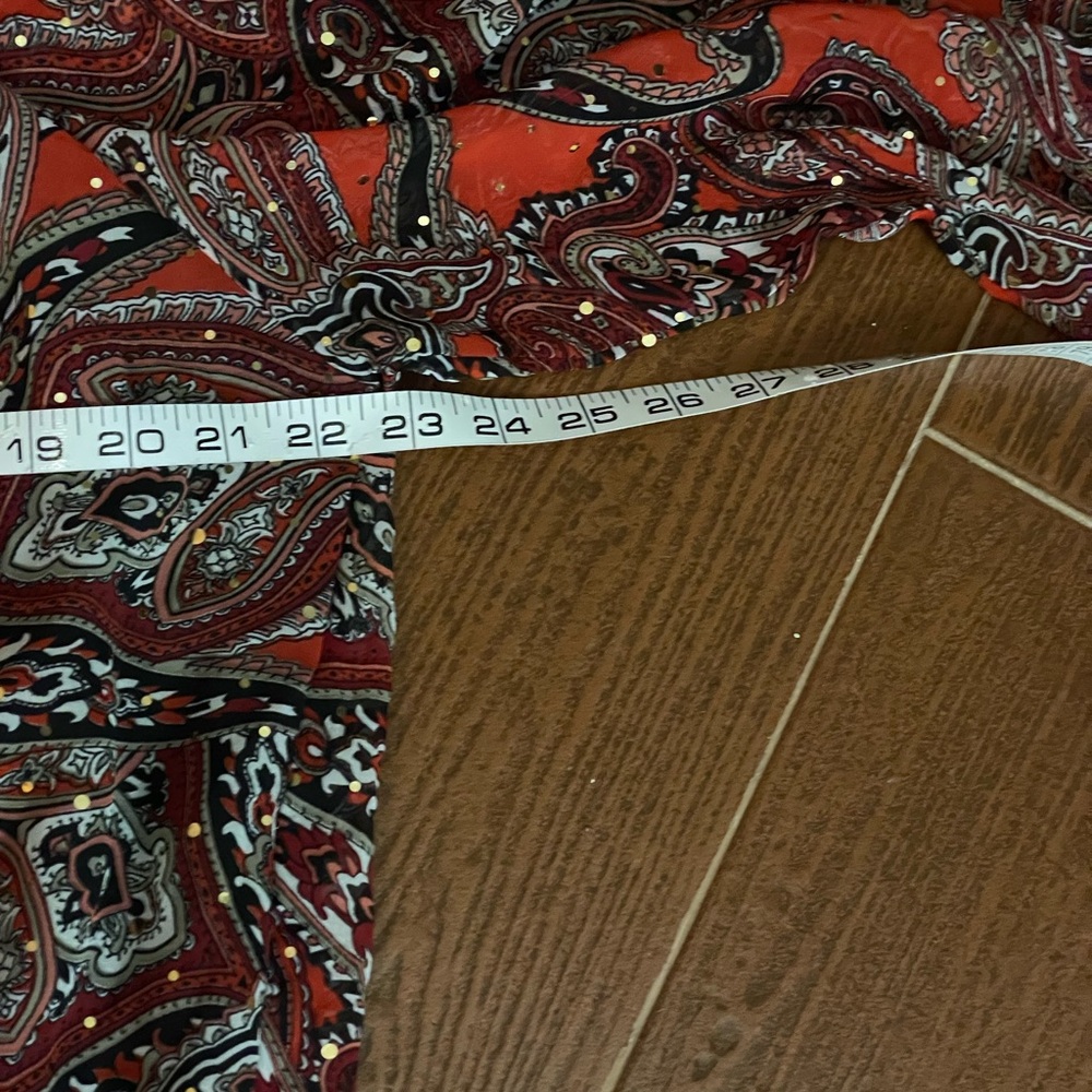 Cathy Daniels Gold bling Red Paisley blouse Scoop Neck quarter Sleeve Size Large - Picture 10 of 16